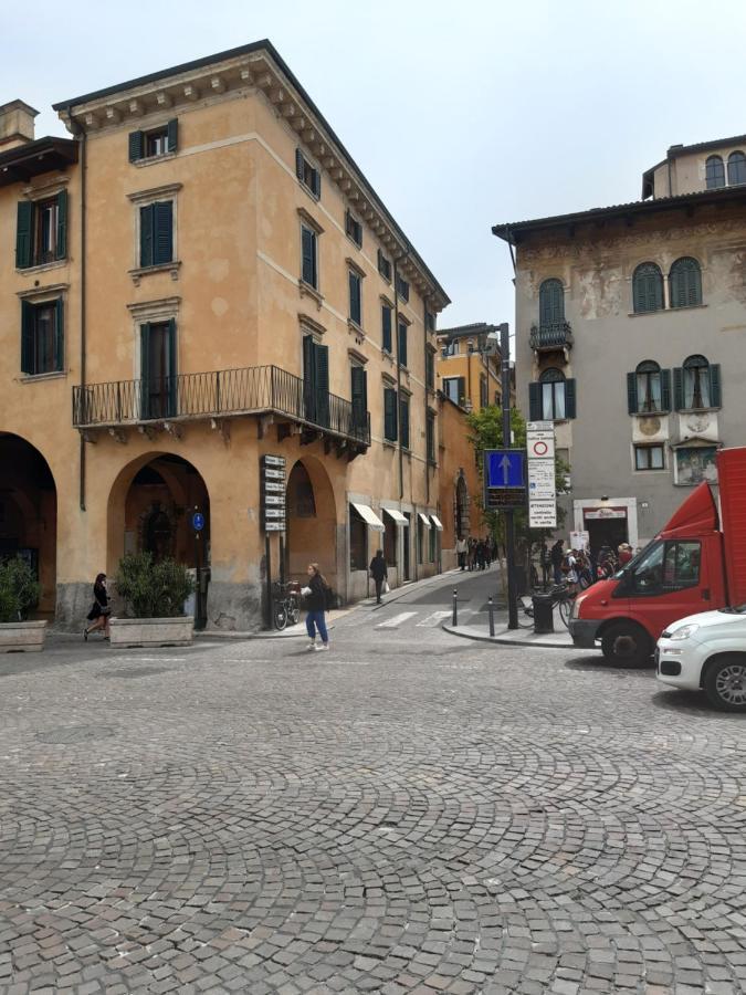 Suite Porta Borsari Verona Exterior photo